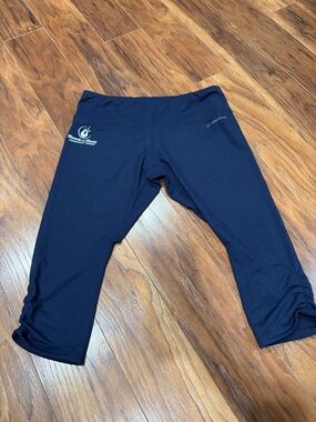 Brooks Navy Capri Leggings with rock and roll marathon series Side Logo